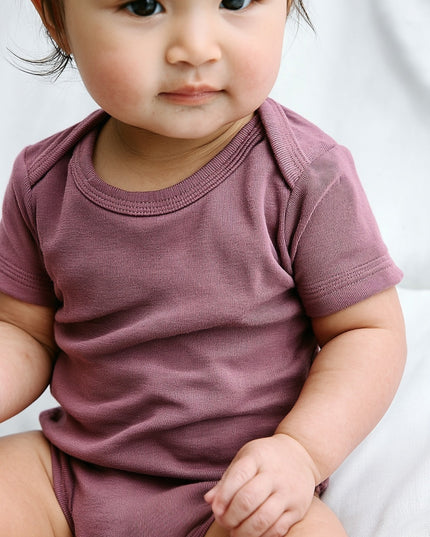 Kurzarm-Strampler aus Wolle – Merinowolle – Grape Shake