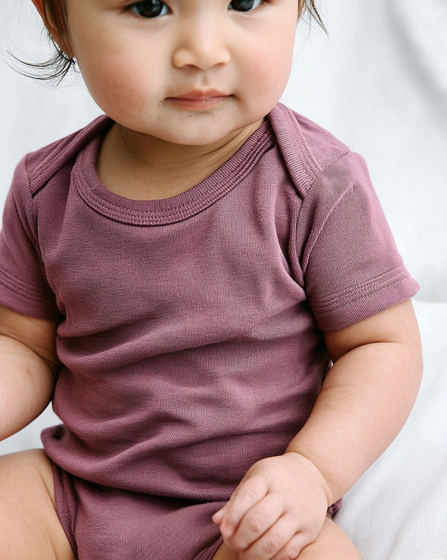 Kurzarm-Strampler aus Wolle – Merinowolle – Grape Shake