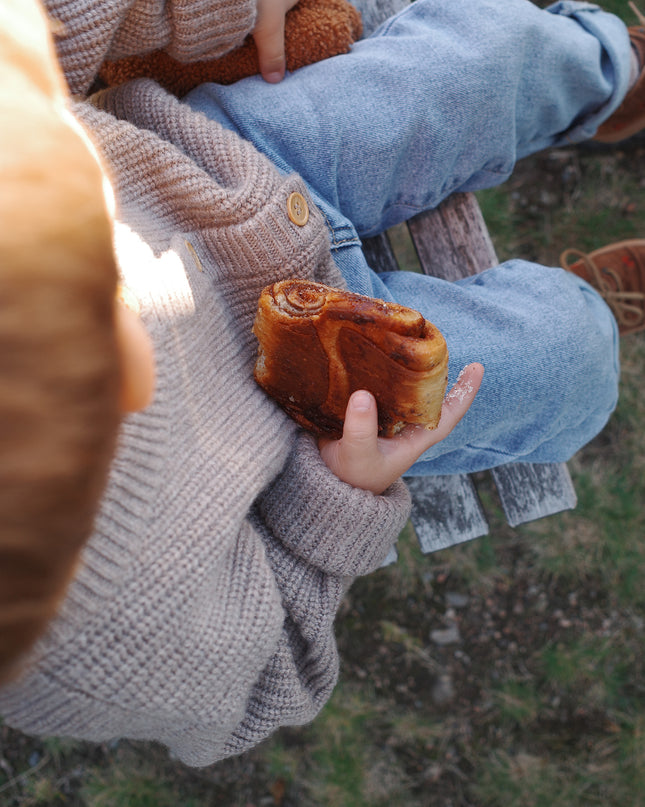 Gestrickter Woll-Baby-Cardigan – Merinowolle – Cobble