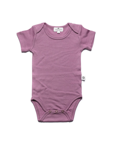 Kurzärmliger Woll-Strampler – Merinowolle – Lavender Mist